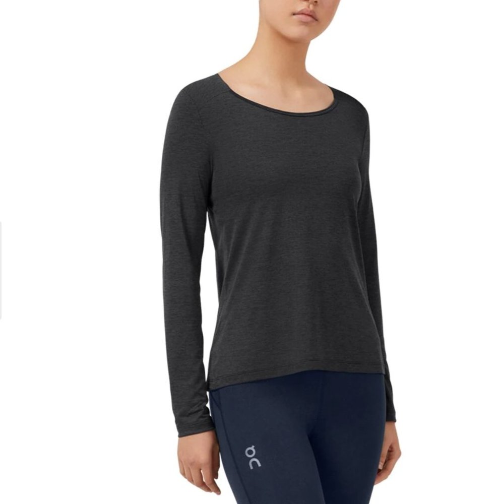 ON Running Performance Long Sleeve T Shirt, size Med
